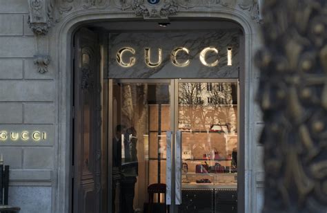 gucci branding strategy|Gucci brand identity.